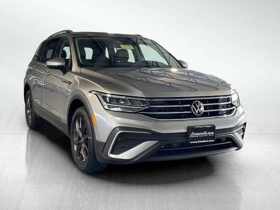 VOLKSWAGEN TIGUAN 4MOTION 2024 3VV2B7AX1RM034936 image